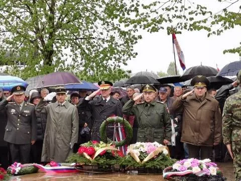Полагање венаца на Спомен-обележју Сремски фронт код Адашеваца
